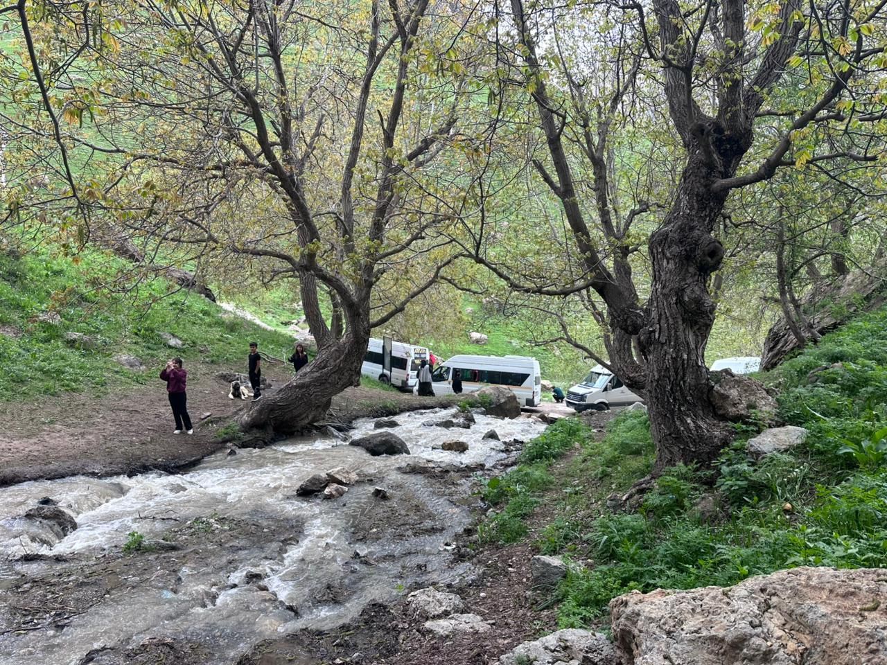 Поход в Хаккари — треккинг в горах Восточной Турции с палатками, водопадами и ледниками Поход в Хаккари — треккинг в горах Восточной Турции с палатками, водопадами и ледниками