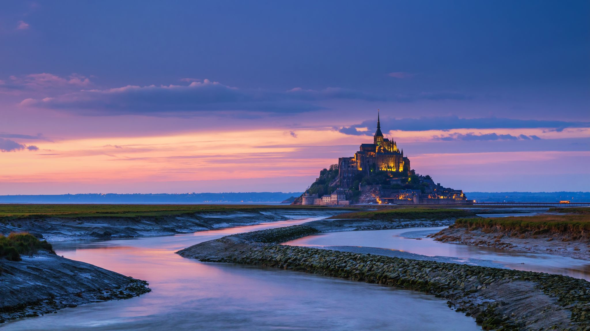 Мон-Сен-Мишель (Mont Saint-Michel) — где находится, история, приливы, аббатство, как добраться и что посмотреть Мон-Сен-Мишель (Mont Saint-Michel) — где находится, история, приливы, аббатство, как добраться и что посмотреть