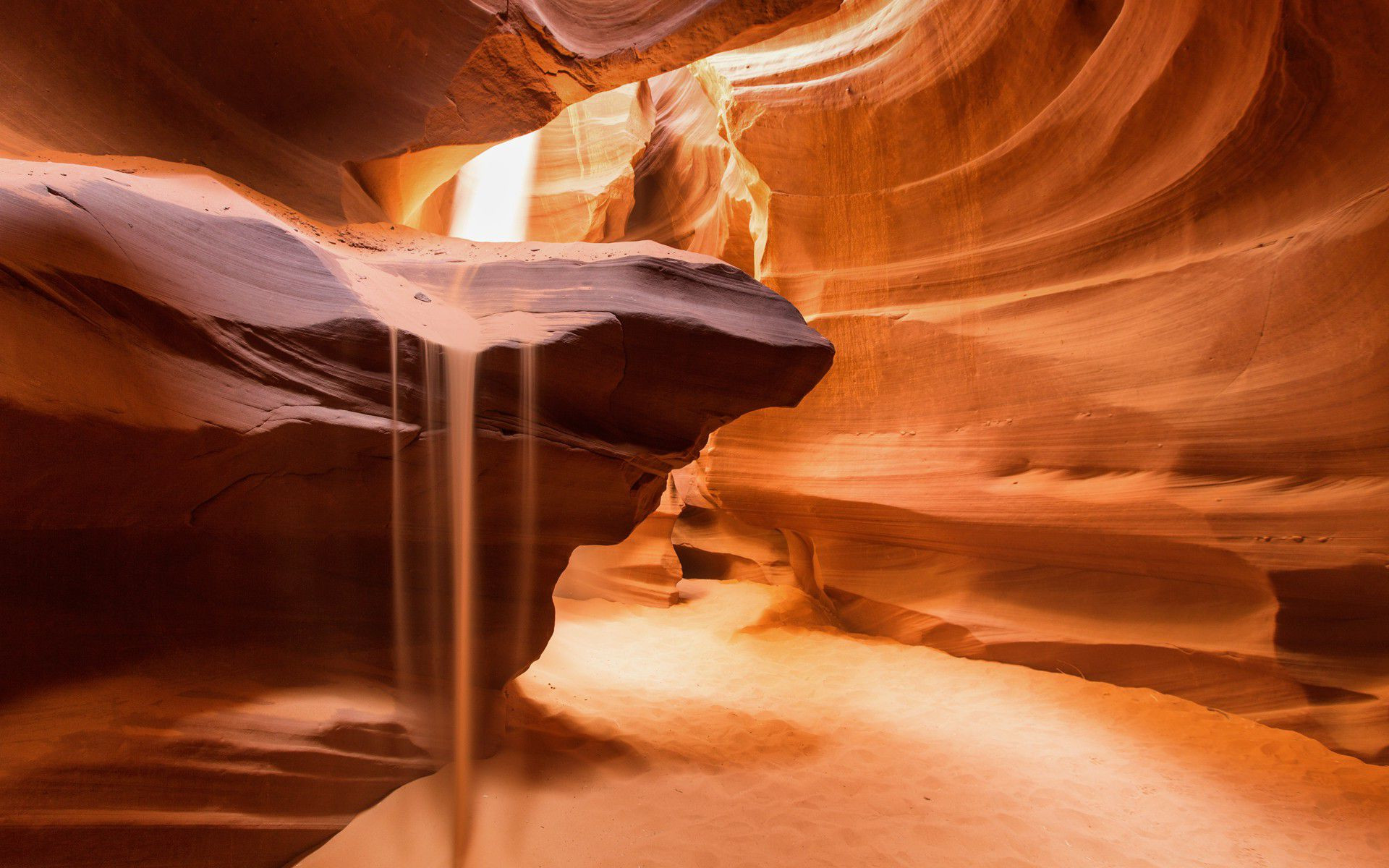 Каньон Антилопы (Antelope Canyon): как попасть, что посмотреть и когда лучше ехать Каньон Антилопы (Antelope Canyon): как попасть, что посмотреть и когда лучше ехать