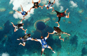 Большая голубая дыра (Great Blue Hole) &mdash; подводная воронка в Белизе