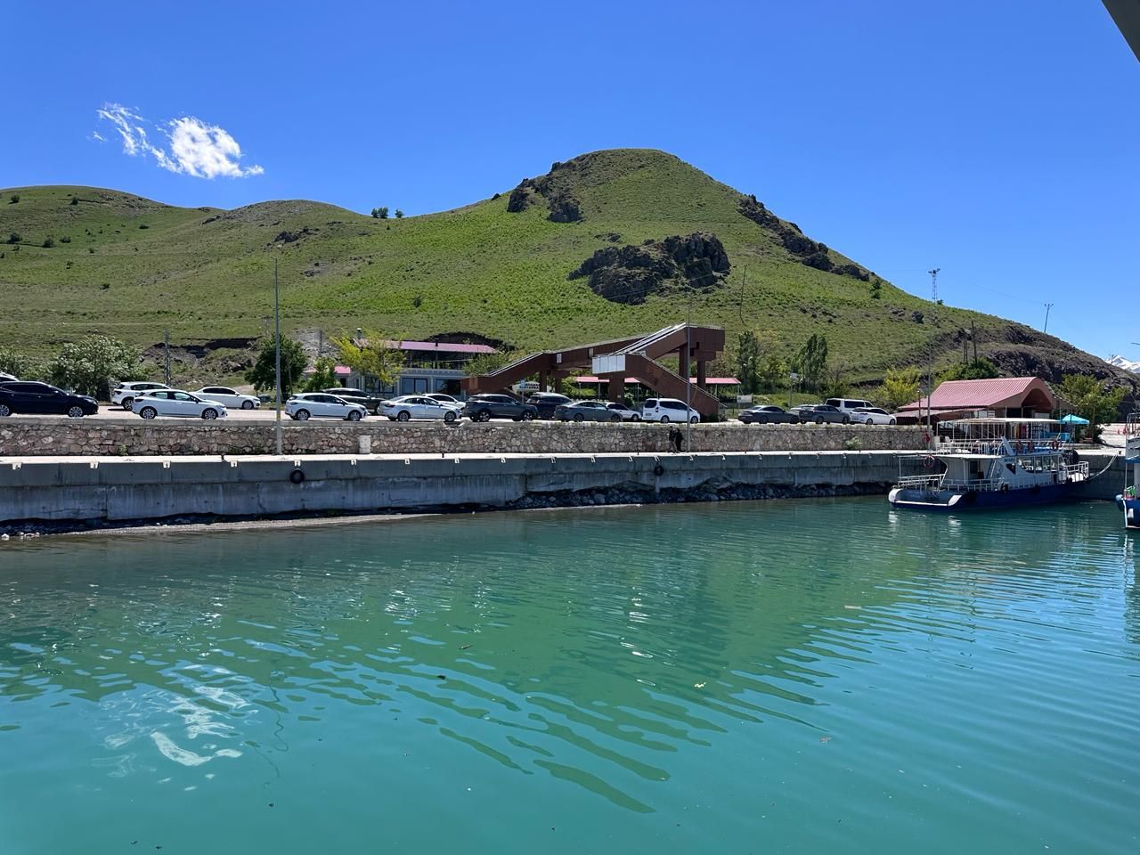 Остров Акдамар (Akdamar Adası): как добраться, сколько стоит вход и что посмотреть