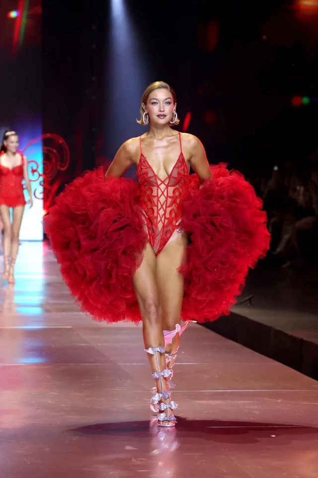 Photo of Лучшие моменты с великолепного возвращения Victoria’s Secret Fashion Show