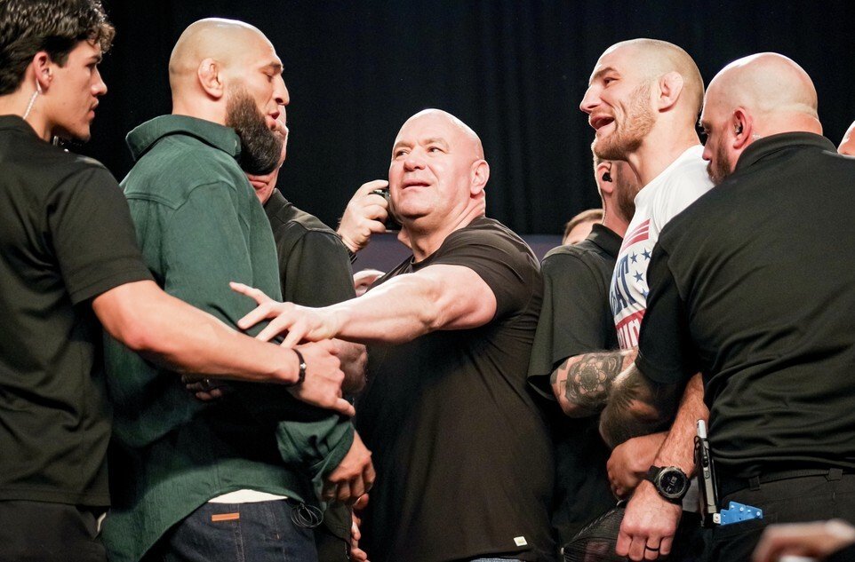 Чимаев заработал почти втрое больше Стрикленда за титульный бой на UFC 328