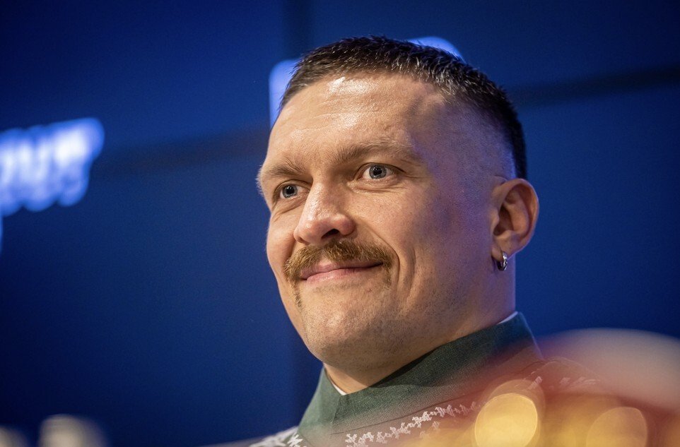 Усик иронично объяснил, почему бой с Верхувеном получился таким напряжённым