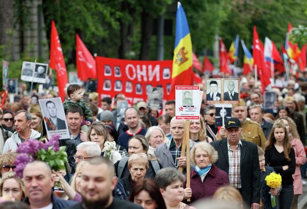 В городах Молдовы прошли торжества по случаю 81-й годовщины Великой Победы &ndash; фото - 09.05.2026, Sputnik Молдова
