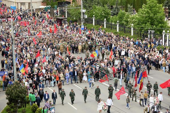 В городах Молдовы прошли торжества по случаю 81-й годовщины Великой Победы &ndash; фото - 09.05.2026, Sputnik Молдова