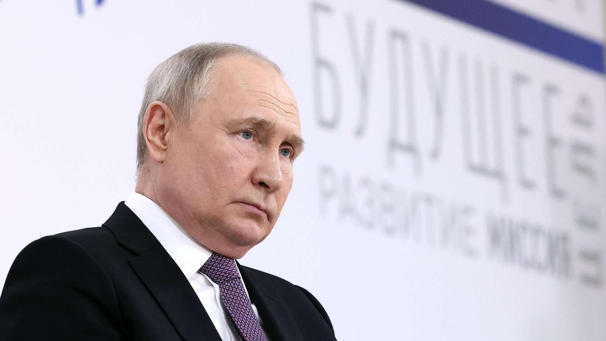 Владимир Путин рассказал об истоках противоречий между Западом и Москвой