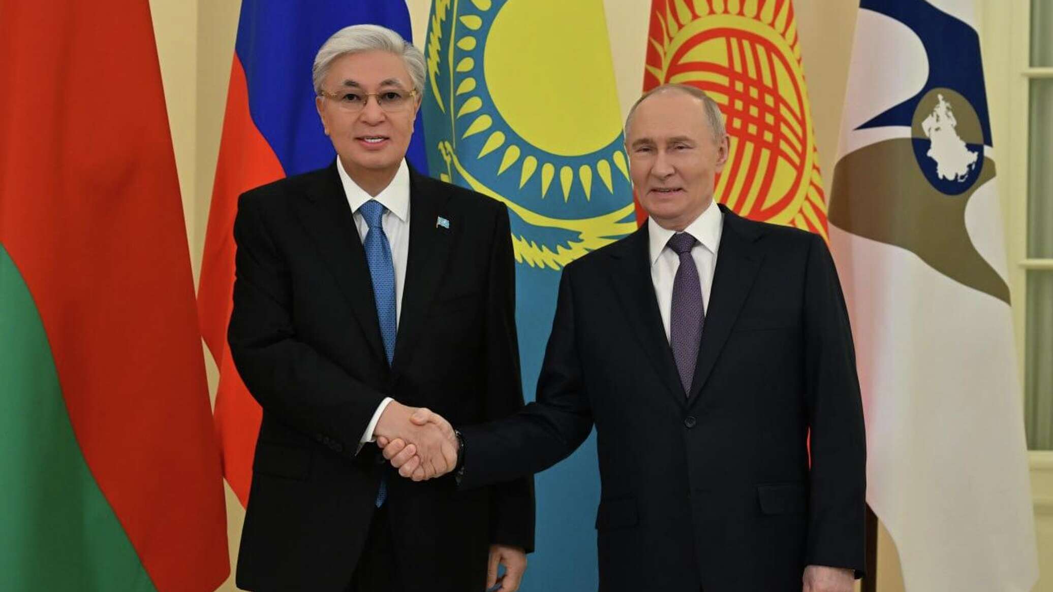 Путин поздравил Токаева с победой партии "Адилет" на выборах в Курултай