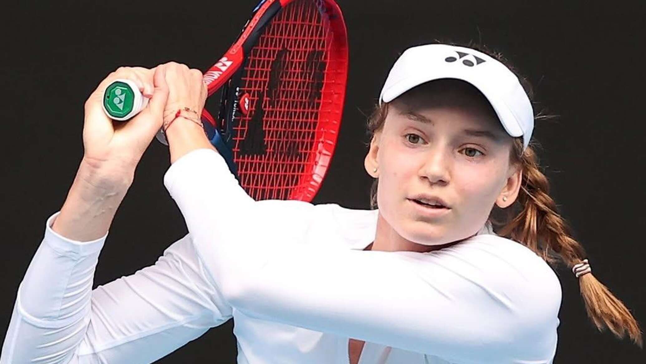 Елена Рыбакина вышла в четвертьфинал турнира в Торонто
