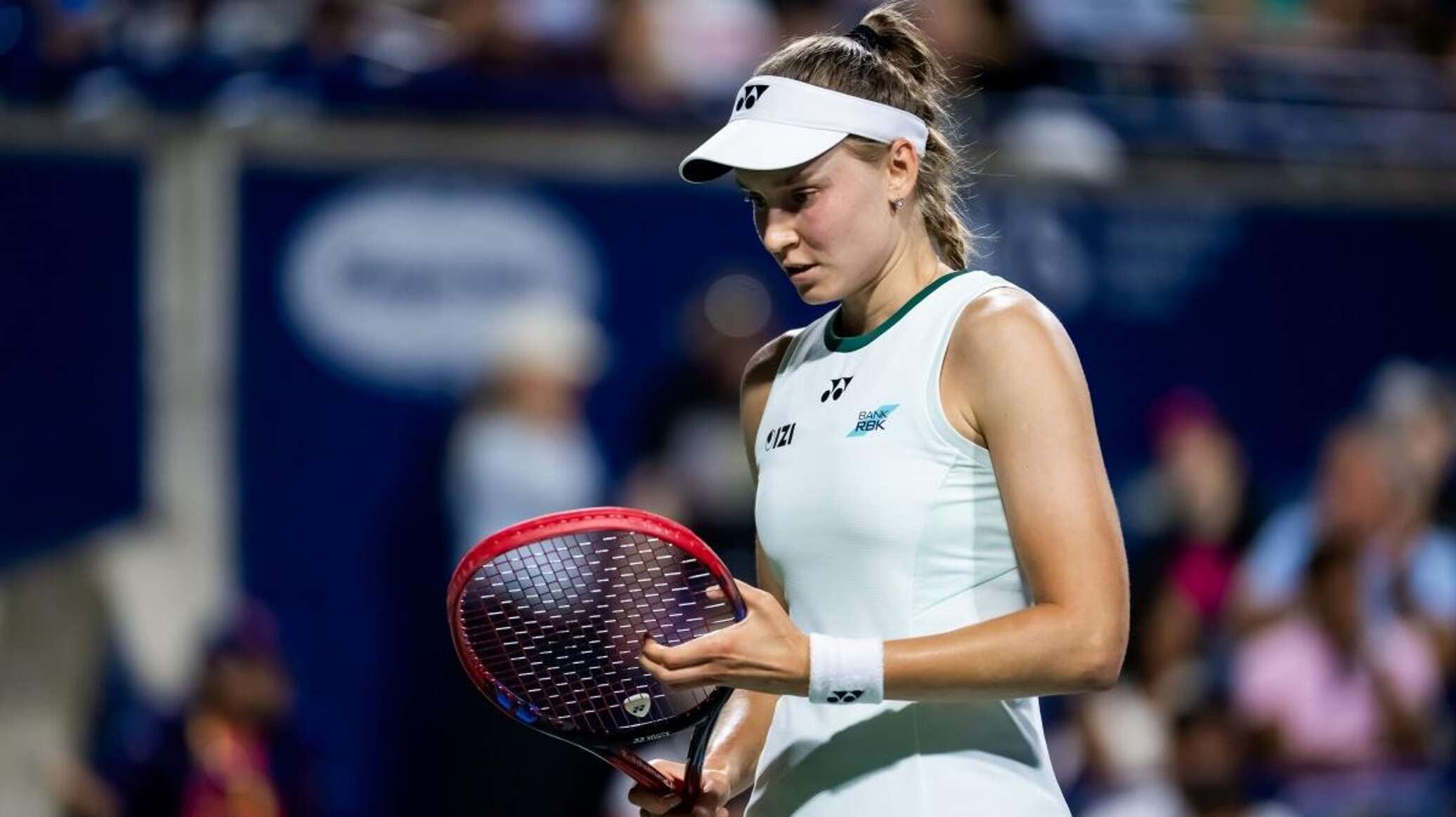 Елена Рыбакина уступила Швёнтек в финале турнира WTA 1000 в Торонто