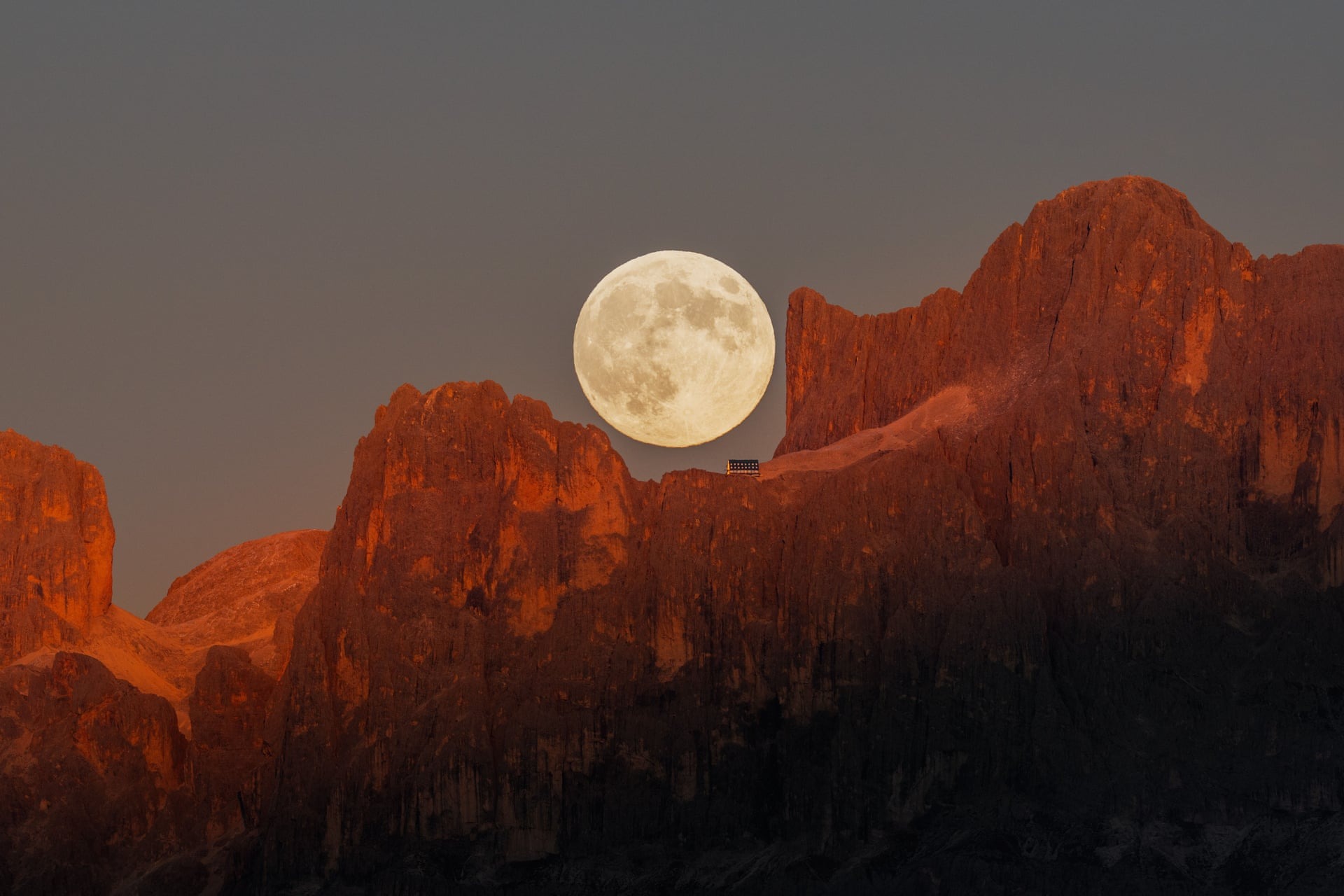 Солнечная бездна и огромная комета: 20 лучших фото с Astronomy Photographer of the Year 2025 Солнечная бездна и огромная комета: 20 лучших фото с Astronomy Photographer of the Year 2025