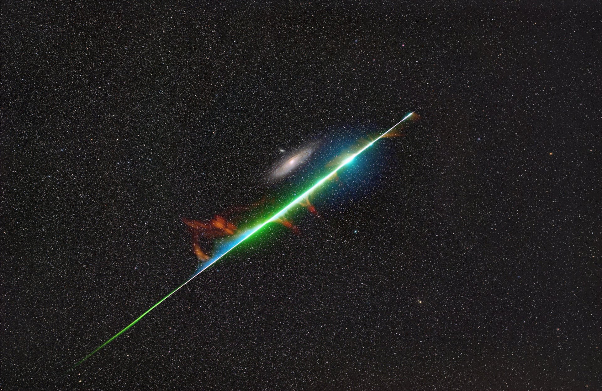 Солнечная бездна и огромная комета: 20 лучших фото с Astronomy Photographer of the Year 2025 Солнечная бездна и огромная комета: 20 лучших фото с Astronomy Photographer of the Year 2025