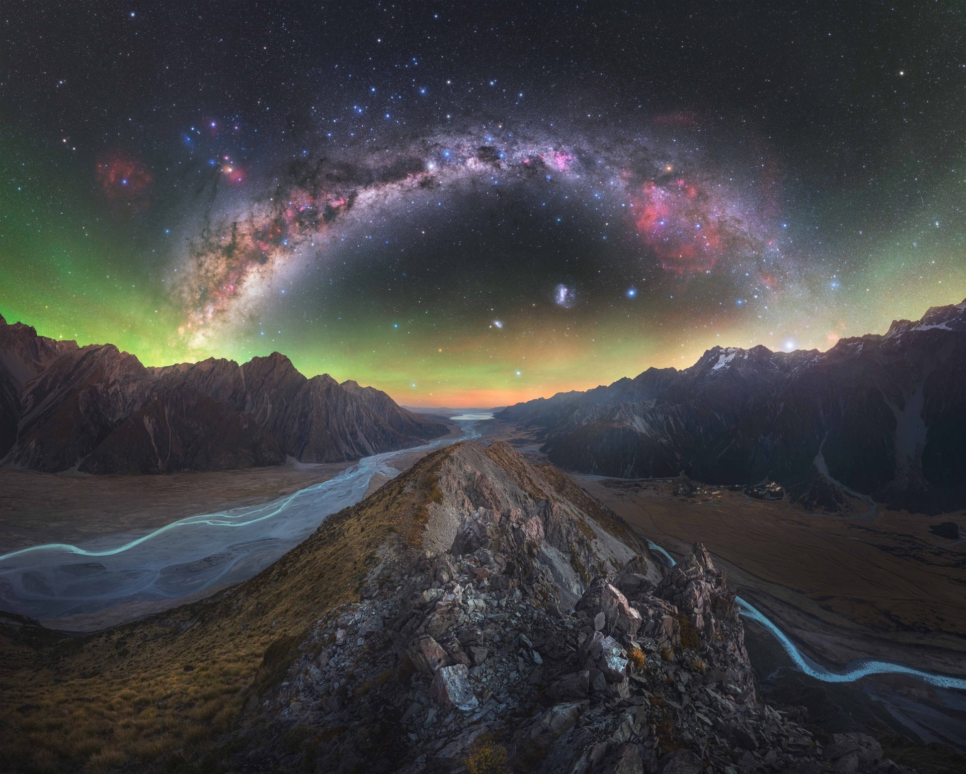 Солнечная бездна и огромная комета: 20 лучших фото с Astronomy Photographer of the Year 2025 Солнечная бездна и огромная комета: 20 лучших фото с Astronomy Photographer of the Year 2025