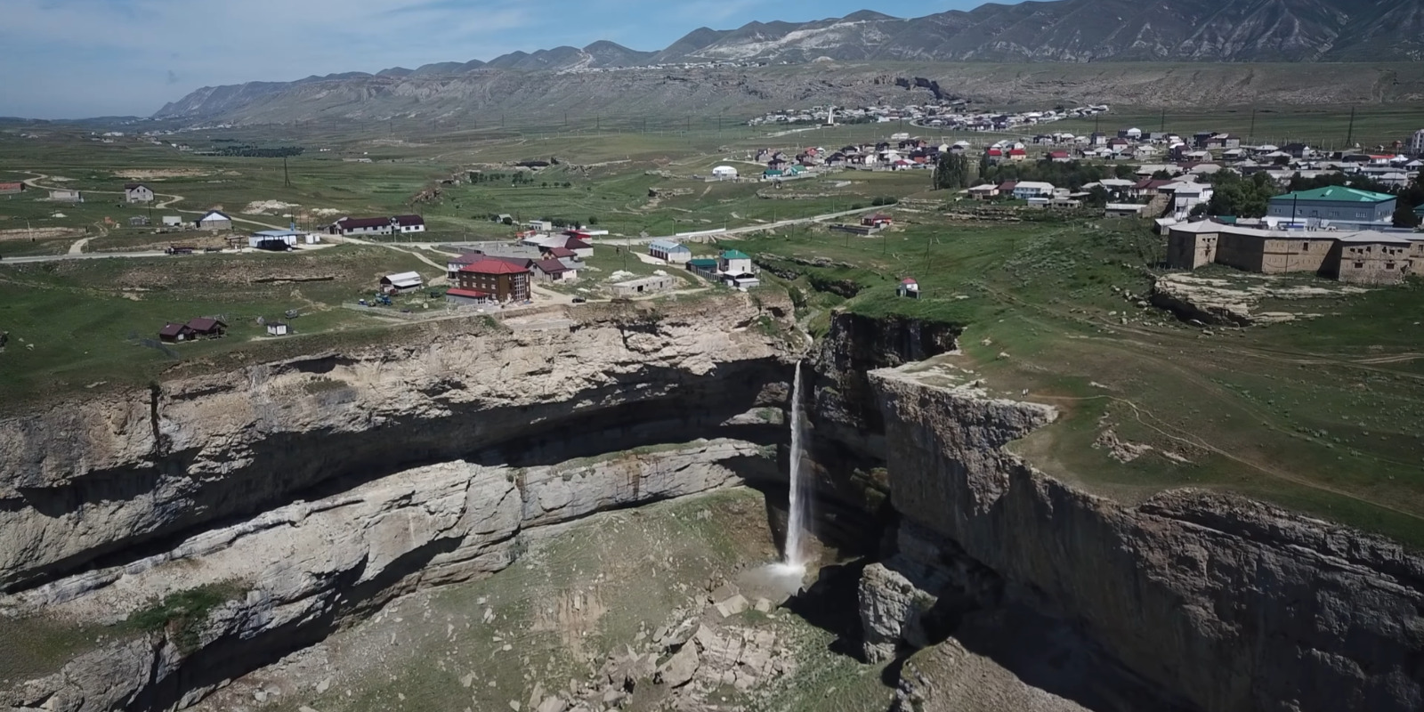 18 самых красивых водопадов России