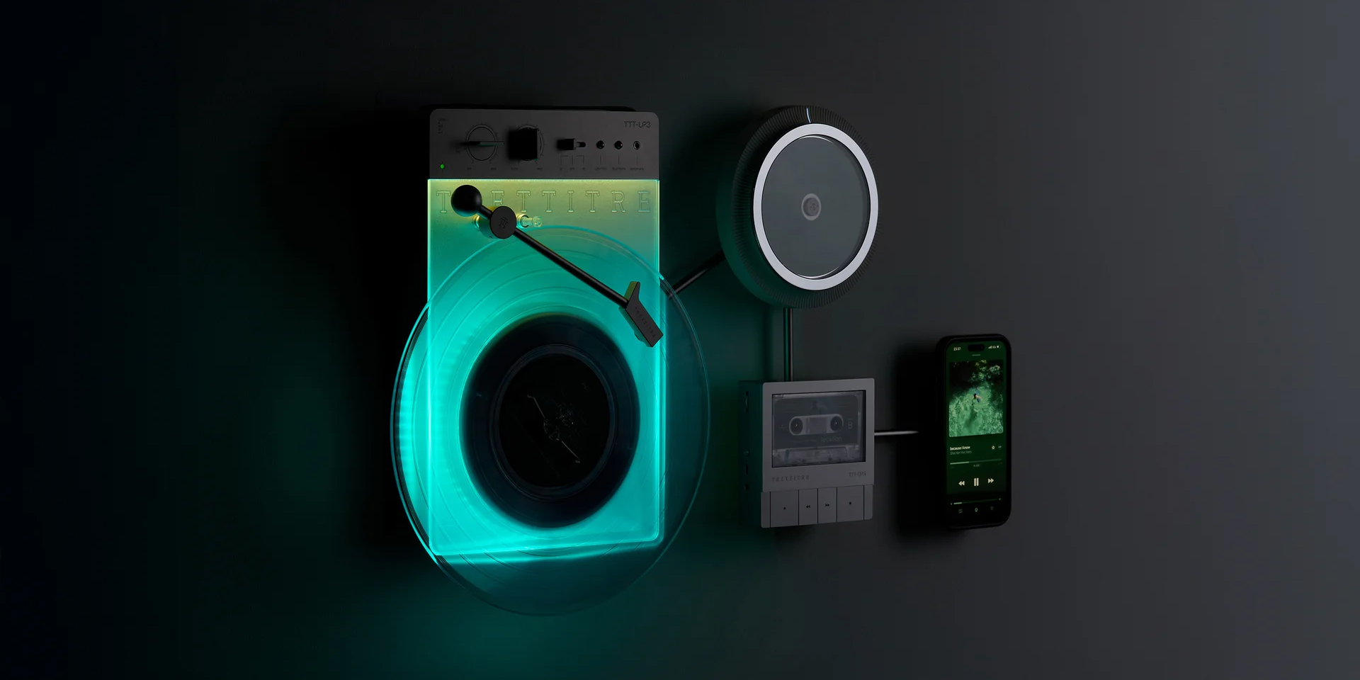 Винил, CD и&nbsp;кассеты на стене: Trettitre представила необычную аудиосистему Retro Ambient Sound System