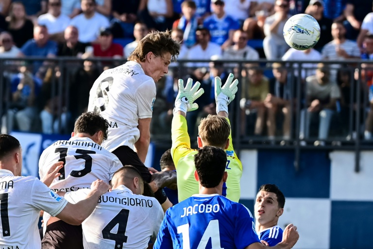 Napoli frustrate Como in costly Serie A stalemate Napoli frustrate Como in costly Serie A stalemate