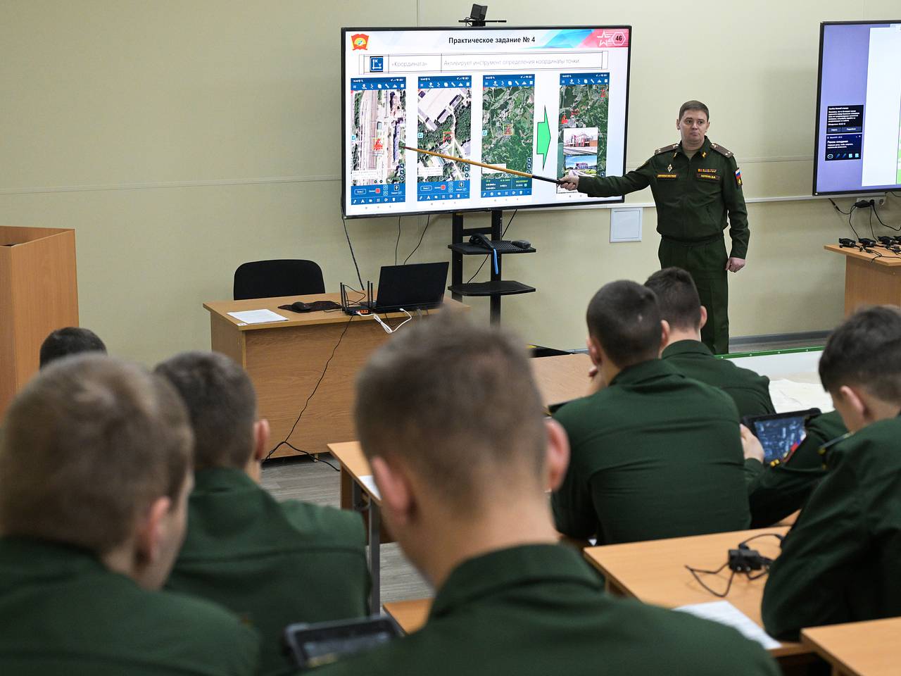 Белоусов проверил готовность Новосибирского высшего военного командного училища