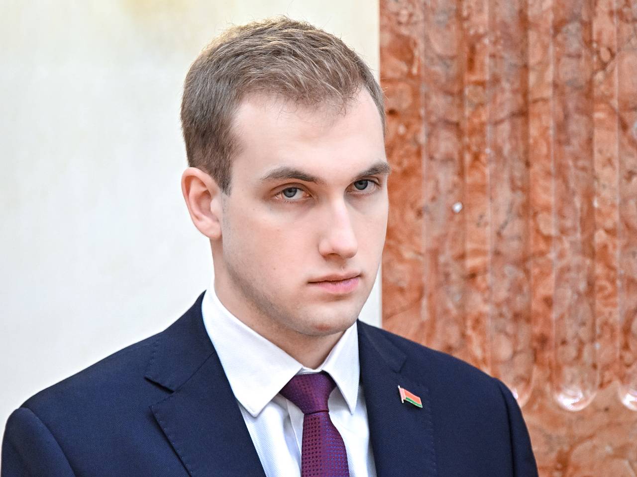 Сын Лукашенко получил диплом топового китайского вуза