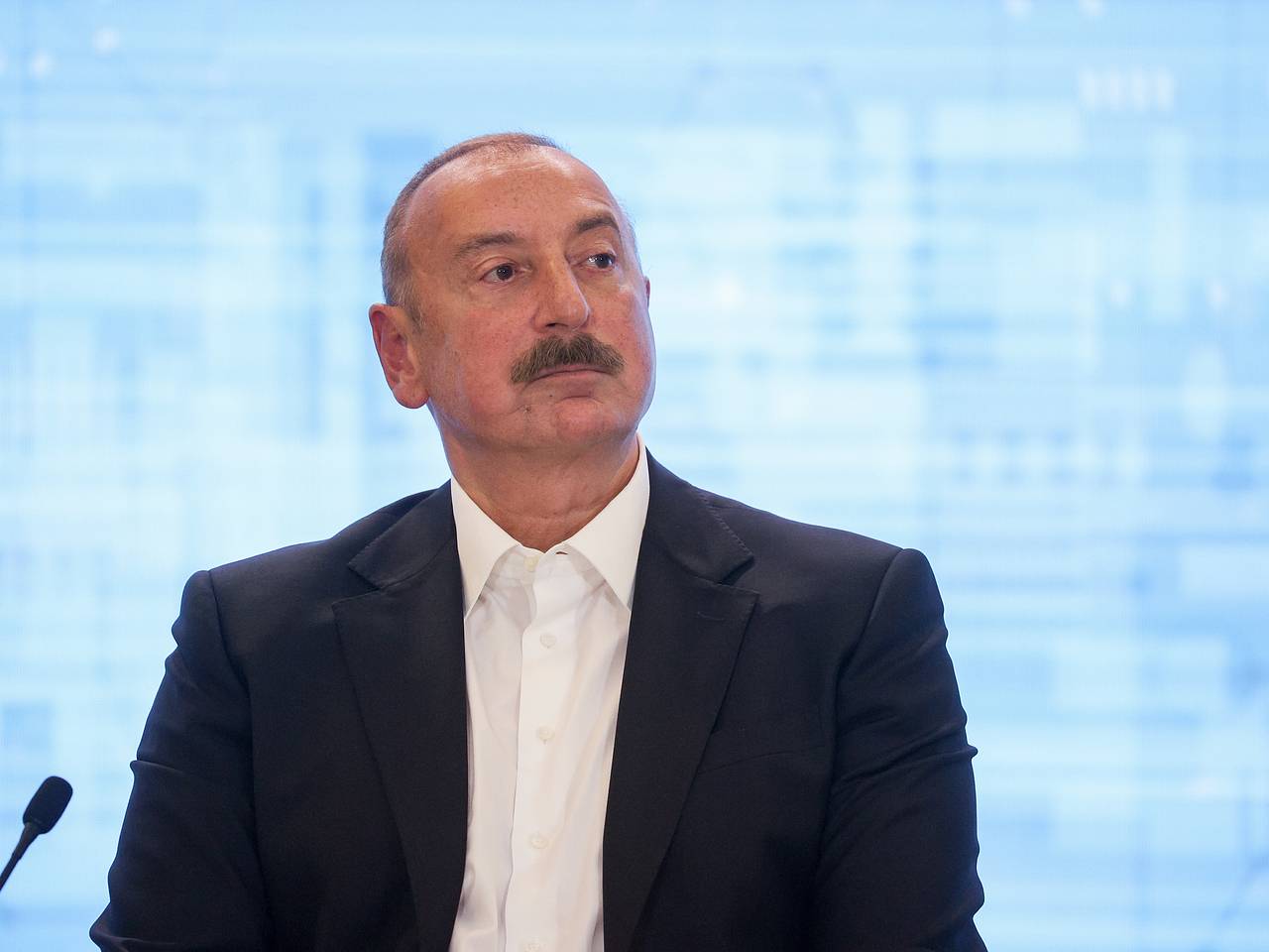 Алиев прибыл в страну ЕАЭС