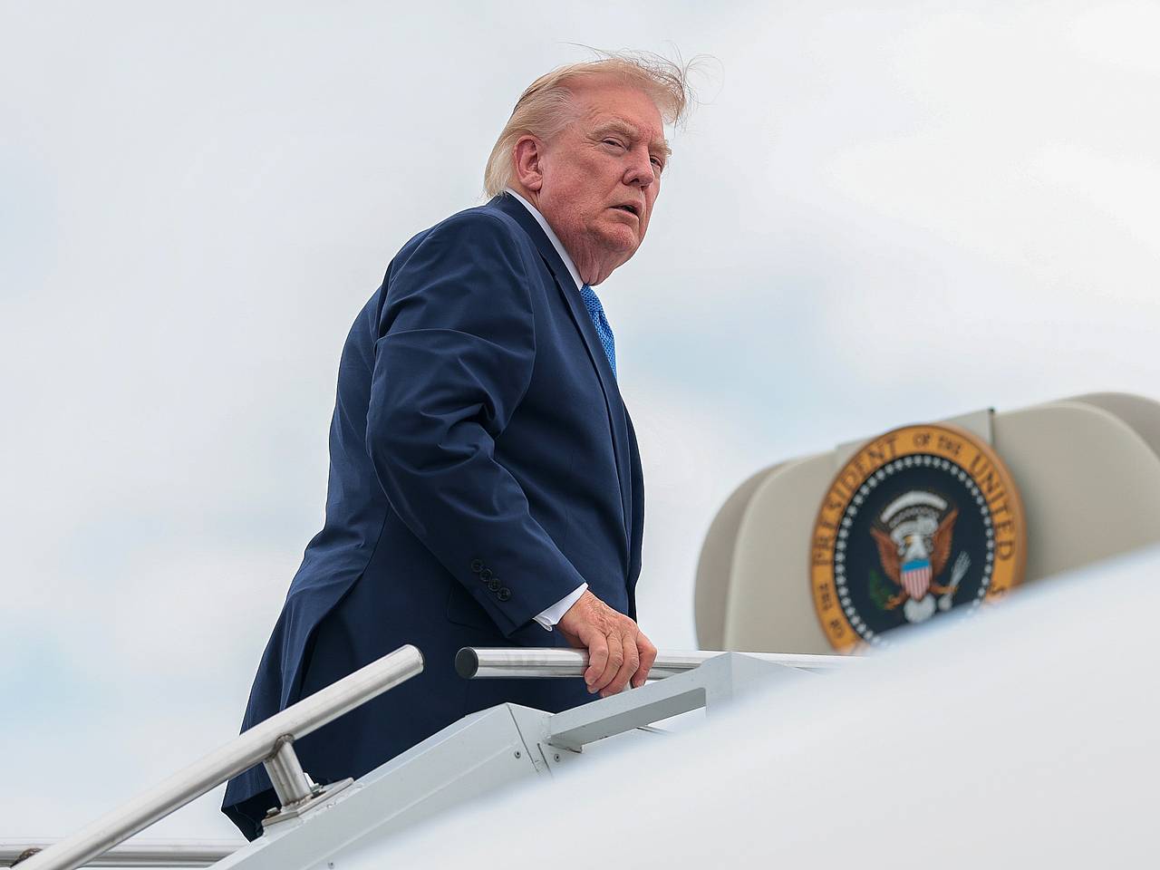 Названа причина нерешительности Трампа в конфликте с Ираном