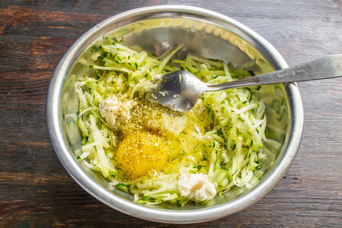 Вкуснейшие кабачковые оладьи с творогом и геркулесом Вкуснейшие кабачковые оладьи с творогом и геркулесом